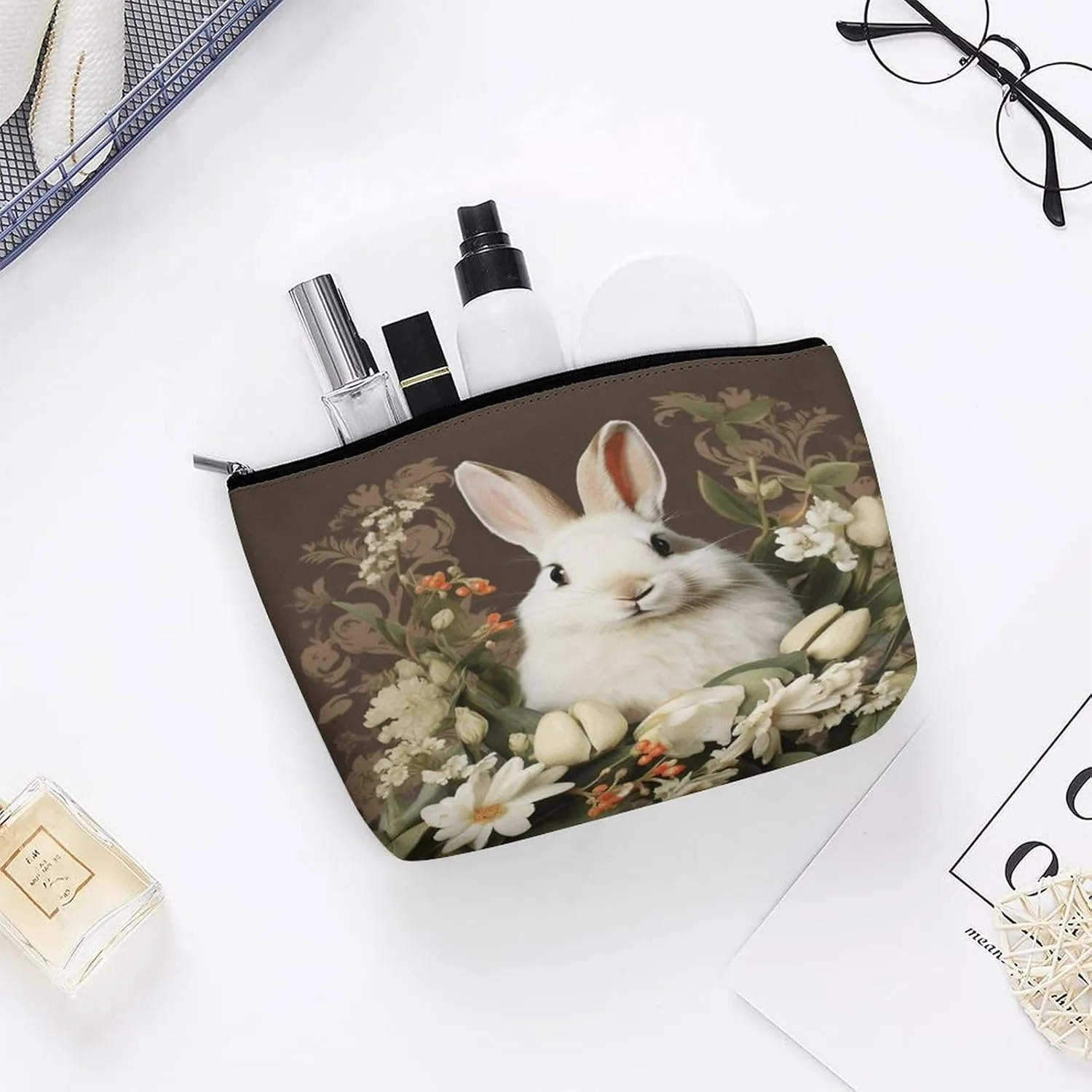Large Capacity Makeup Bags for Women Portable Leather with Zipper Travelling Makeup Bag A Beautiful White Rabbit Printed