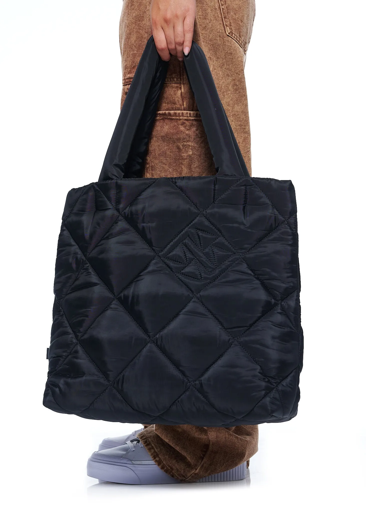 VIAVIA Logo Puff Bag in Black
